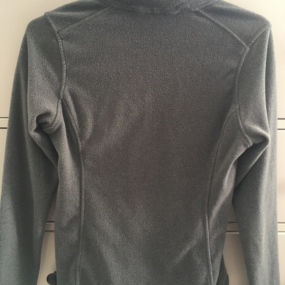 The North Face 1/4 Zip - Picture 2 of 3